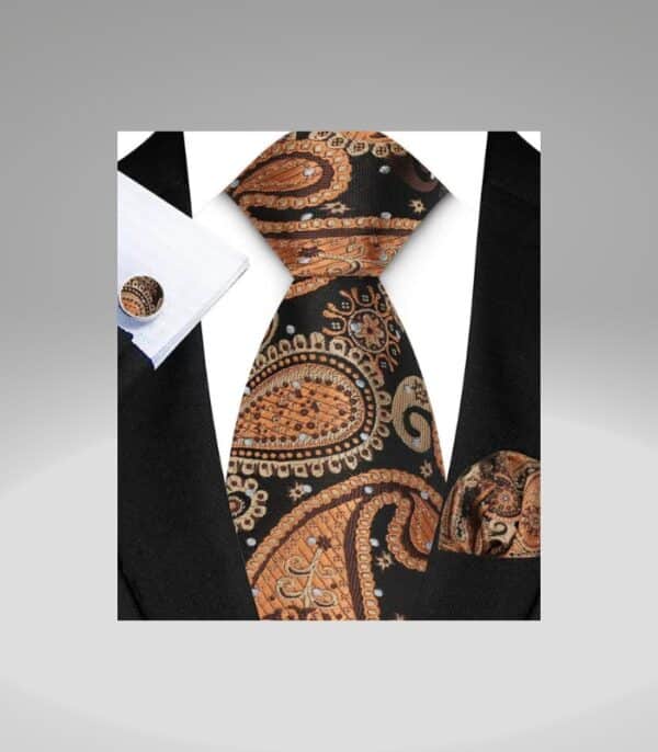 Elegant Paisley slips i brune og beige nuancer