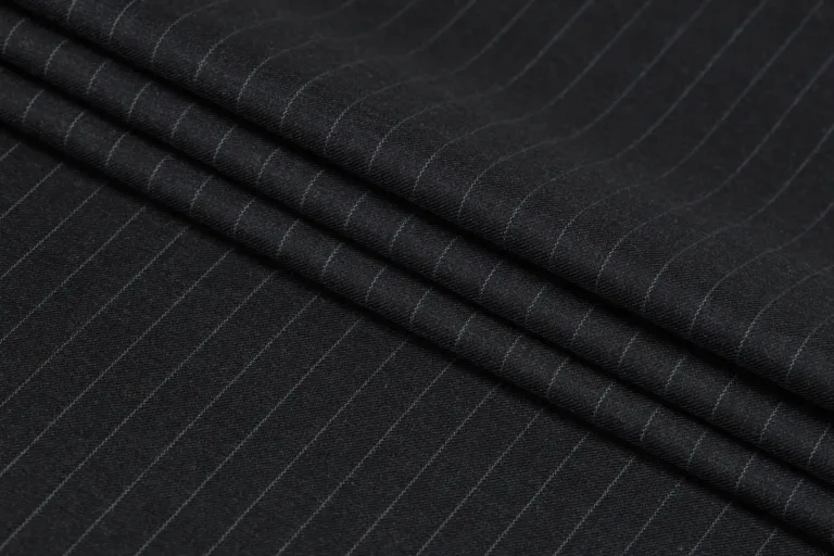 DUSKY PIRATE BLACK — nålestriber metervare